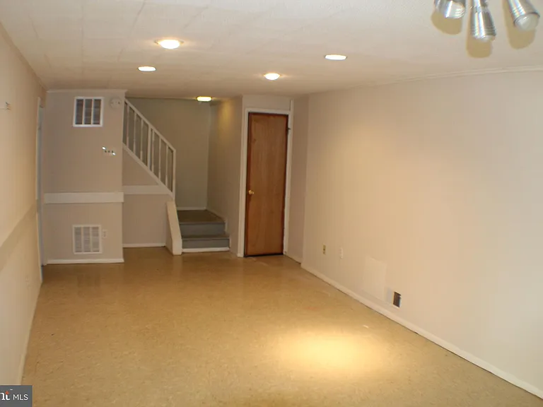 7012 Galgate Dr — Photo 35
