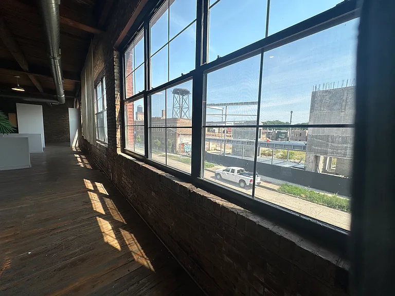 3124 W Carroll Ave — Photo 10