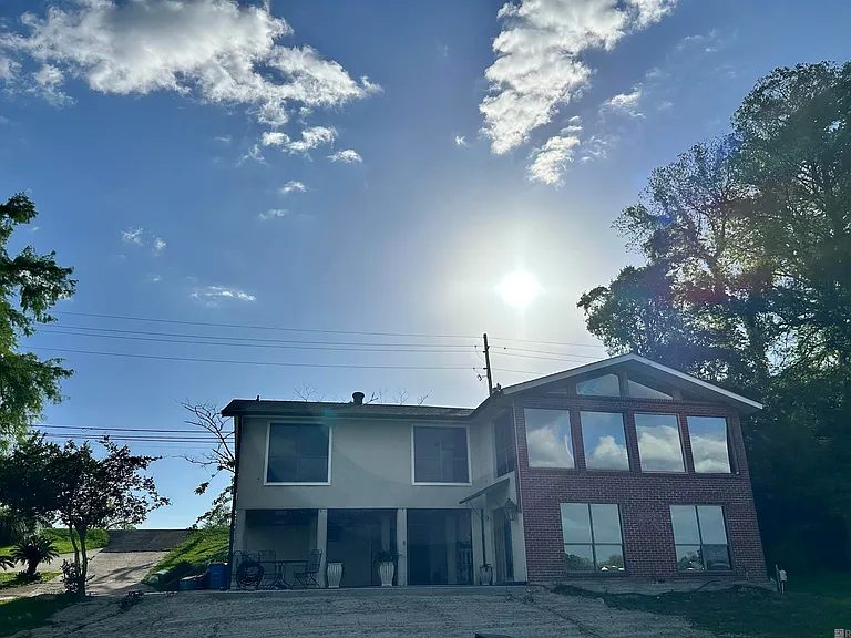 8174 False River Rd — Photo 4