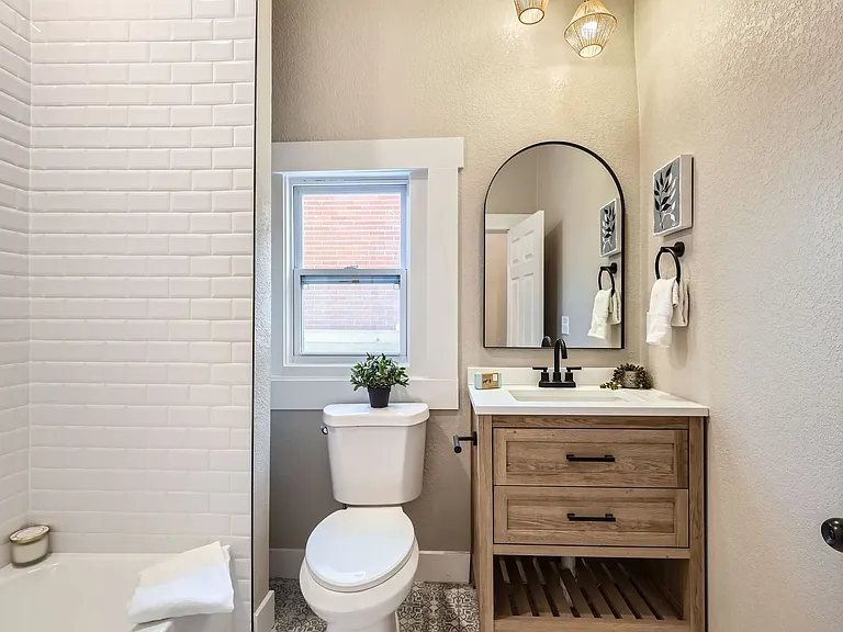 3120 N Race St — Photo 15