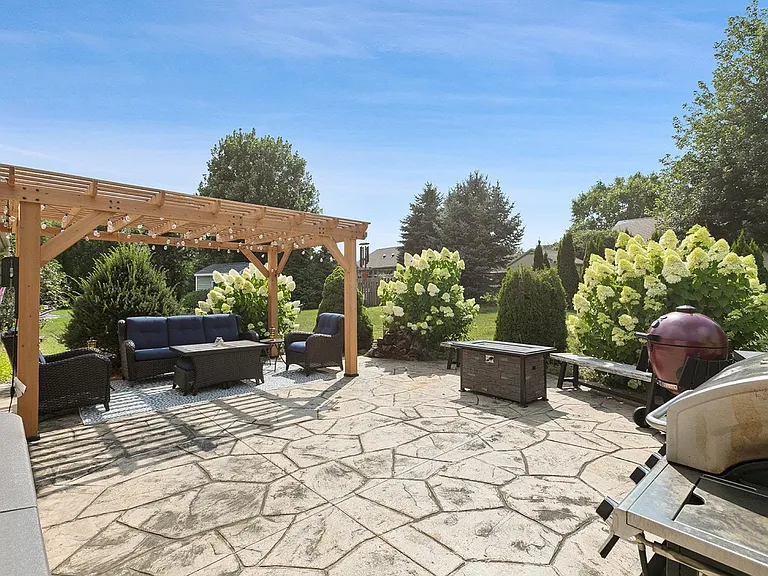 805 Canterbury Castle Ln — Photo 13