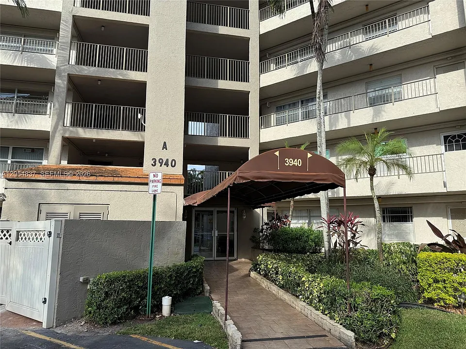 3940 Inverrary Blvd #106A