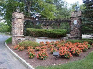 9 Maple Cres, Vernon, NJ 07462