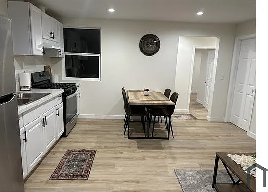2 bed, 850 sqft, $3,600 — Photo 3