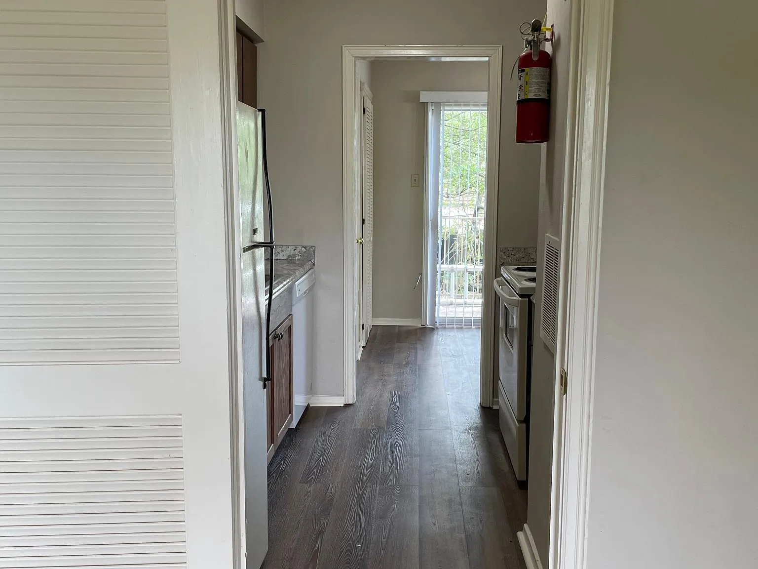 2 bed, 1200 sqft, $1,250 — Photo 4