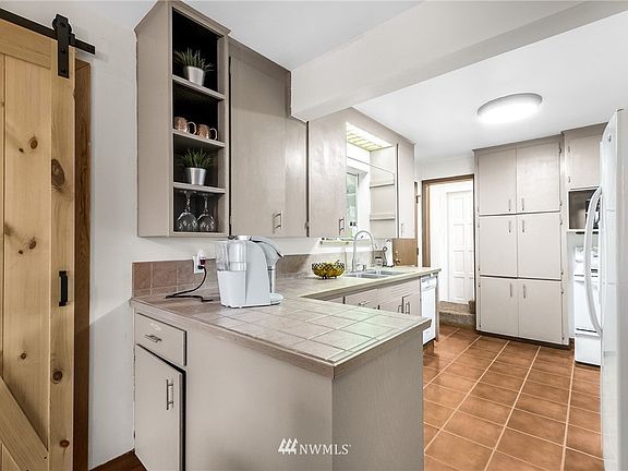 3rd image of 22025 8th Ave S