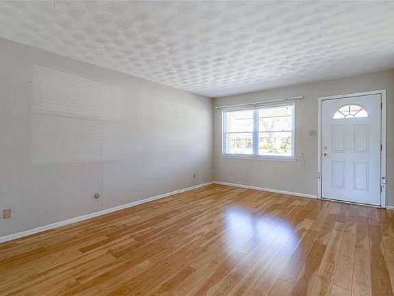 4th image of 11364 Lanewood Cir