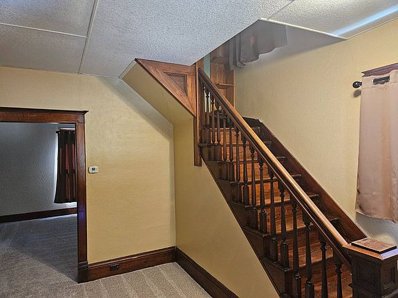 3rd image of 249 W Walnut St