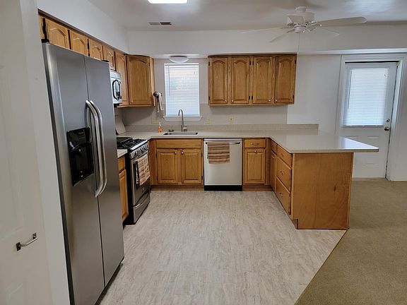3rd image of 146 Greenland Dr