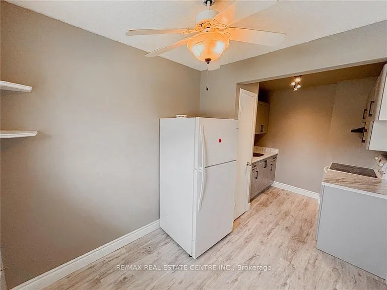 222 Harvard Pl #G — Photo 11