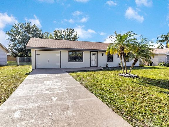 3rd image of 704 Bunker Ln
