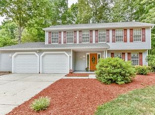 2430 Crescent Knoll Dr, Matthews, NC 28105