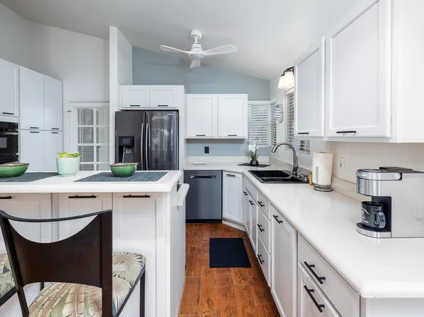75-233 Nani Kailua Dr APT 123, Kailua Kona, HI 96740