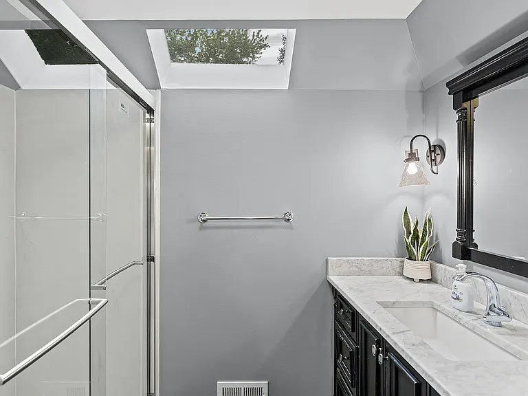 8345 Reinhardt St — Photo 24