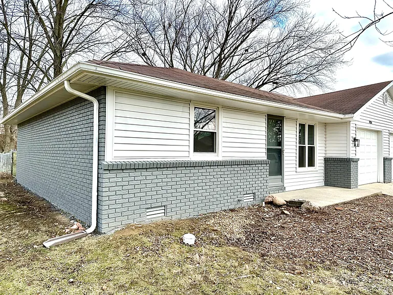4128 Alhambra Dr — Photo 4