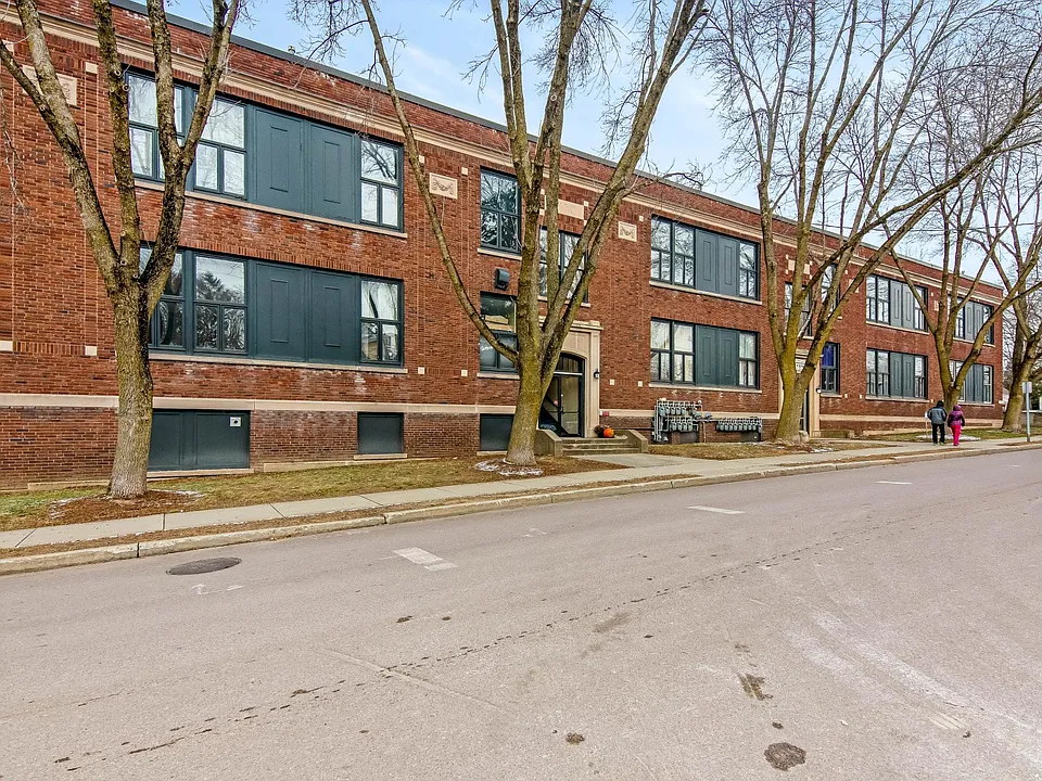 67 Union St #1E