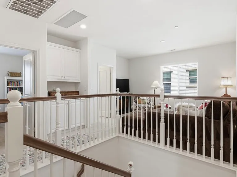 3712 Windermere St — Photo 5