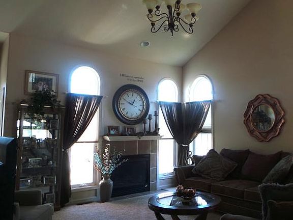 3rd image of 1059 Woodberry Ln