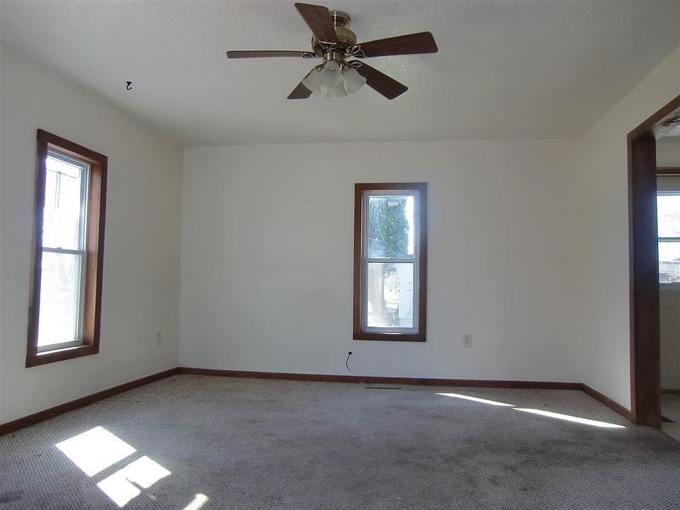 506 S 3rd St, Eddyville, IA 52553 Zillow