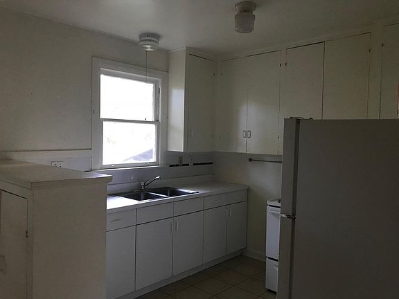 2nd image of 512 E Harwood St APT 3
