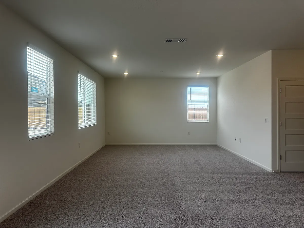 Family room - 626 Villa Ticino Dr