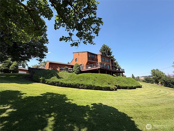 3rd image of 14 Hahn Road