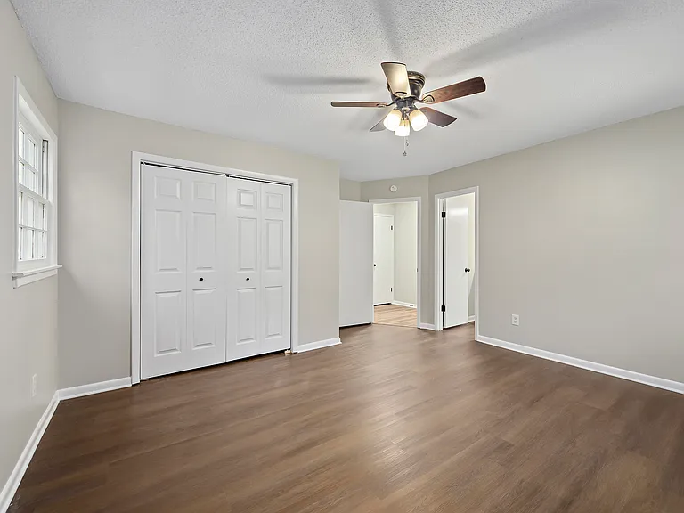 105 Windcreek Ln — Photo 30