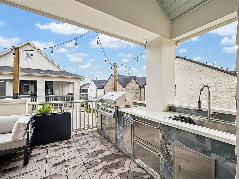 8741 Park Kolbe Ln — Photo 27