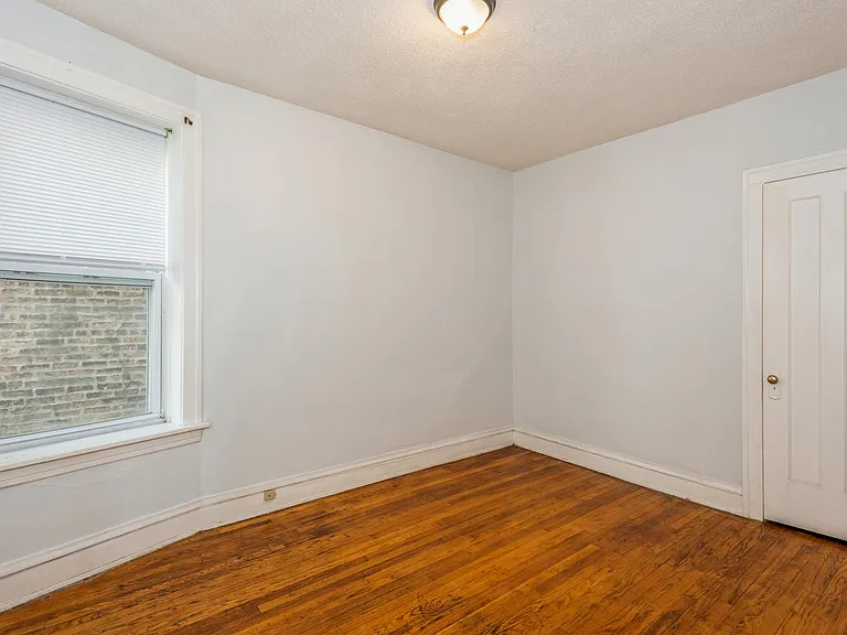 6517 N Bosworth Ave #1 — Photo 5