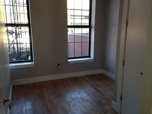 Rented by Premier Metro Realty Corp | media 16