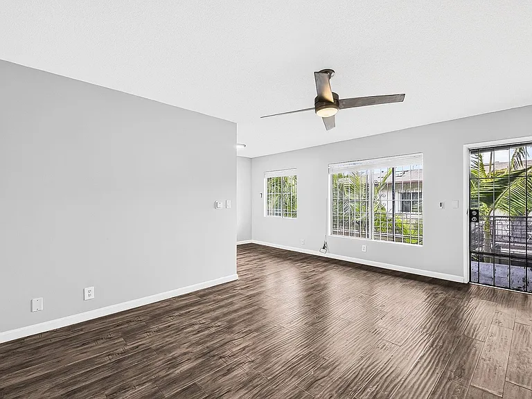 10227 S. 10th Ave. — Photo 12