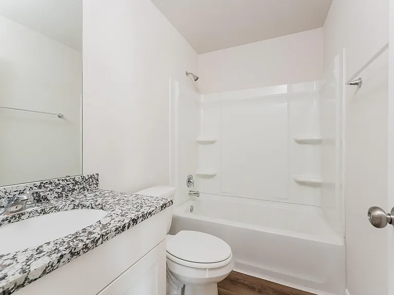 2104 Cedar Bend Dr — Photo 17