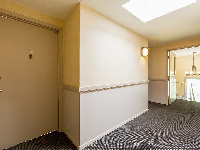 Executive Club — Photo 16