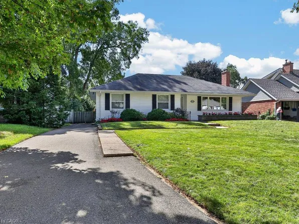 948 Long Dr, Burlington, ON L7T 3K1