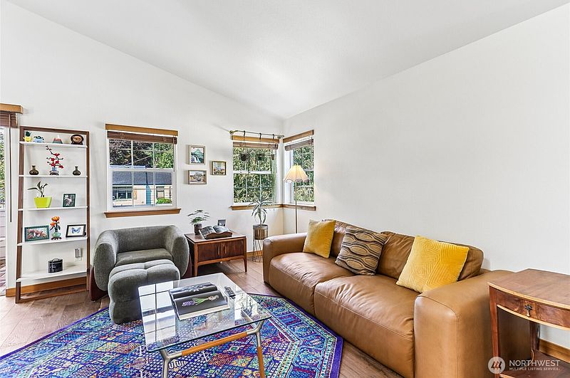 5th image of 4856 18th Avenue SW