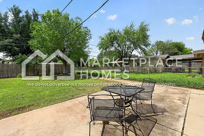 1209 Harvey St — Photo 19