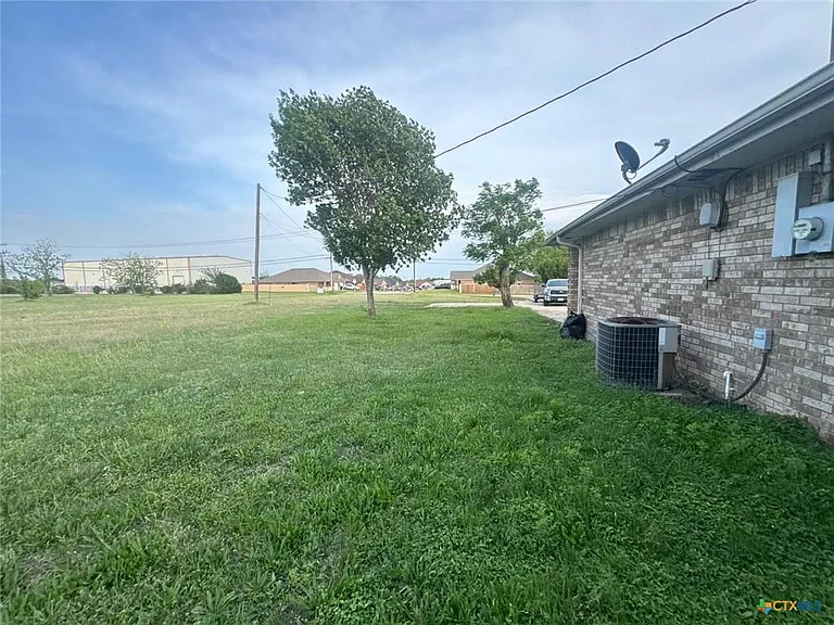 2311 Old FM 440 Rd — Photo 25