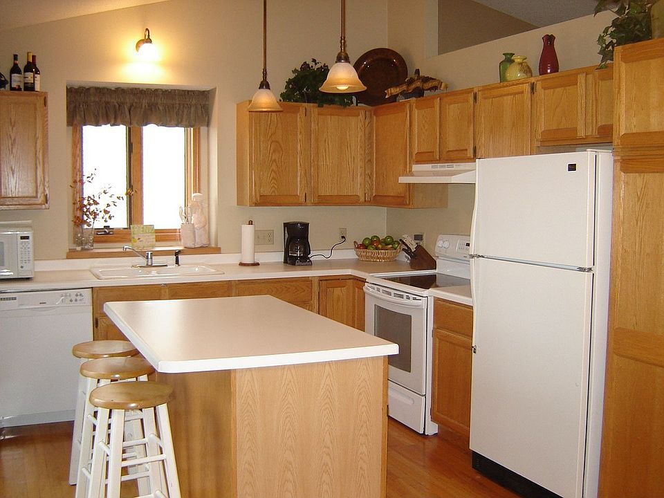 2nd image of 5242 Riverwood Dr