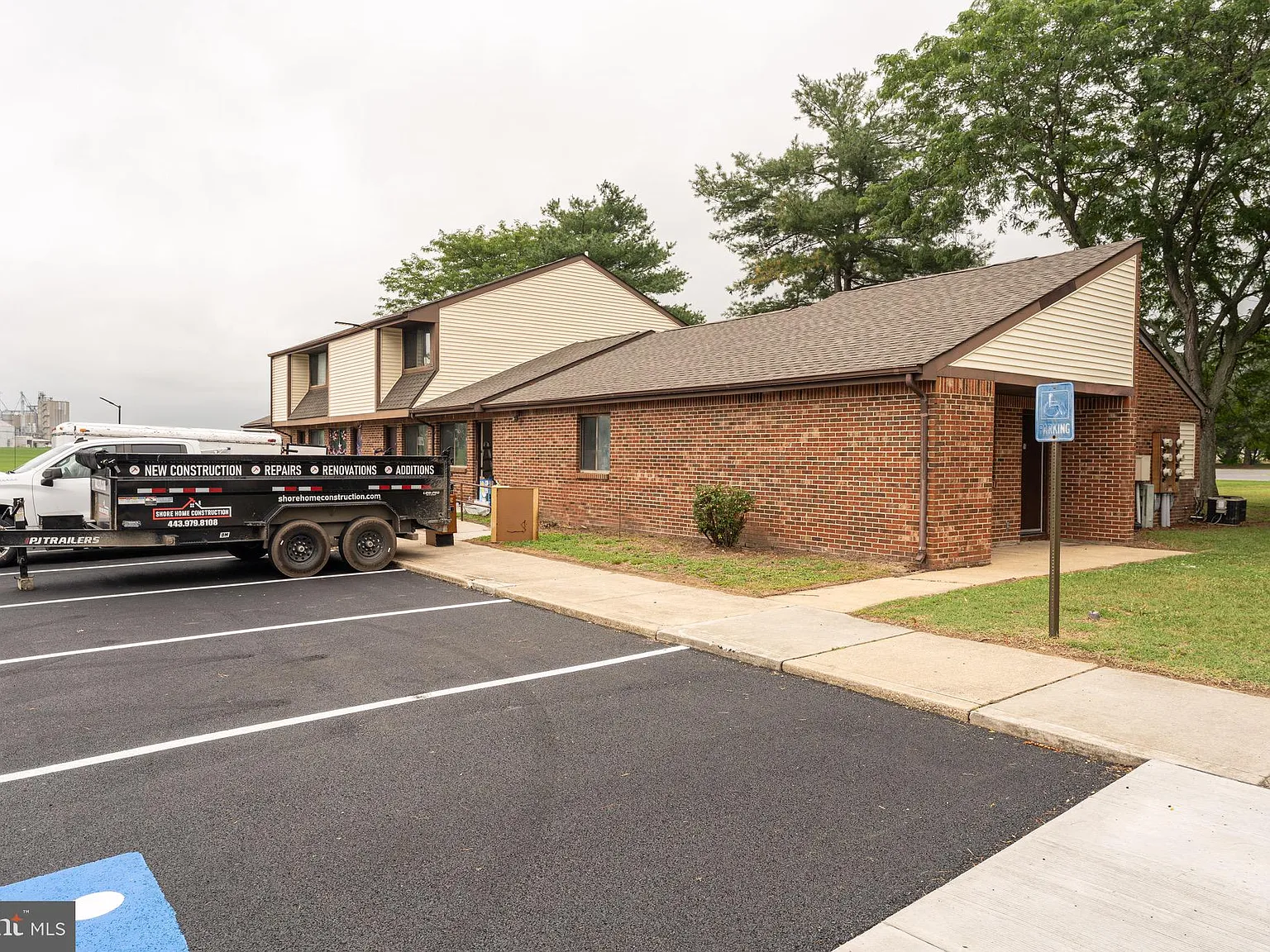 1 bed, 450 sqft, $1,095 — Photo 3