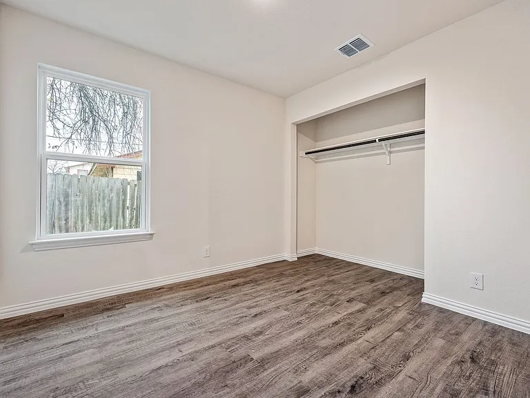 1143 Magnolia St #A — Photo 10