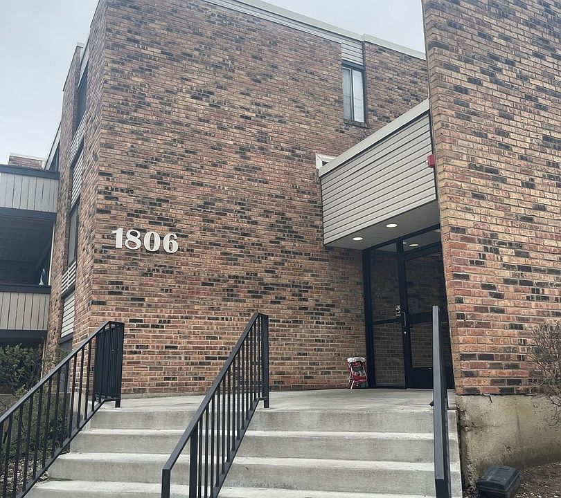 1st image of 1806 Hemlock Pl APT 204