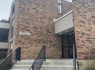 1806 Hemlock Pl APT 204, Schaumburg, IL 60173