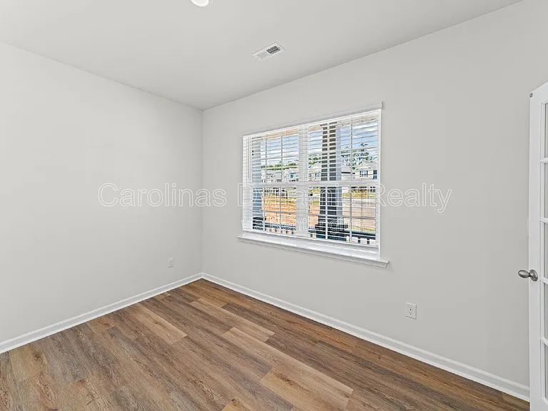 204 Calvin Creek Dr — Photo 7