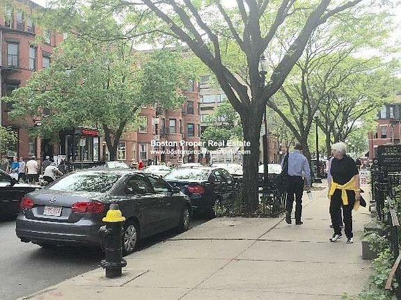 289 Newbury Boston - Back Bay Building Photo 2 (6)