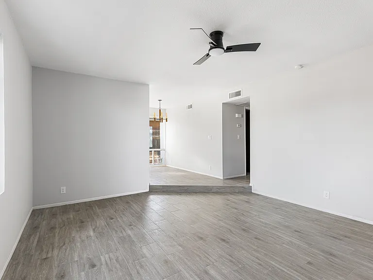 734 N Stewart — Photo 6