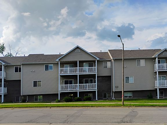 2nd image of 203 Jewel Dr Unit 5