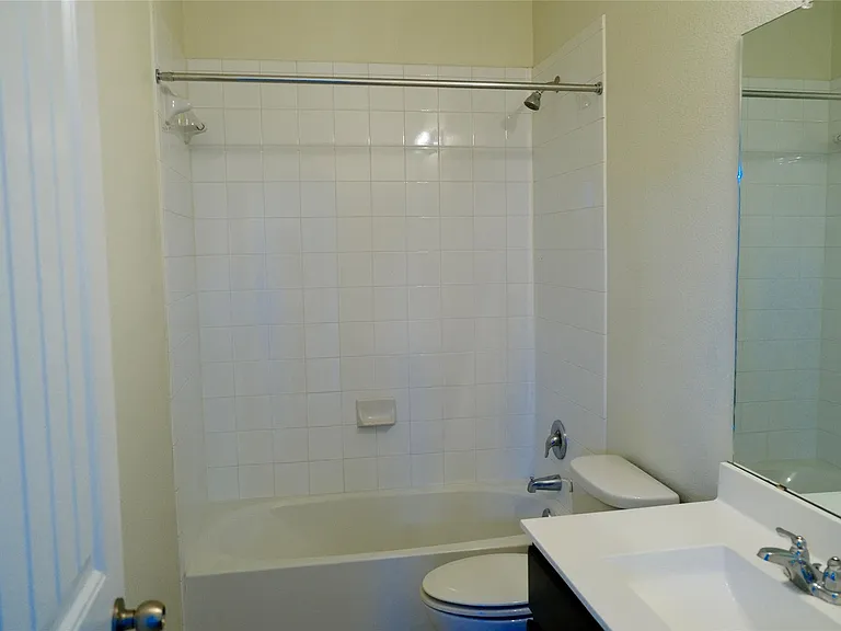 2880 Donnell Dr #801 — Photo 17