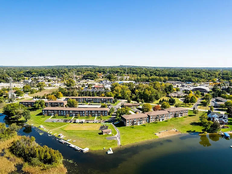 Greens Lake Apartments — Photo 7