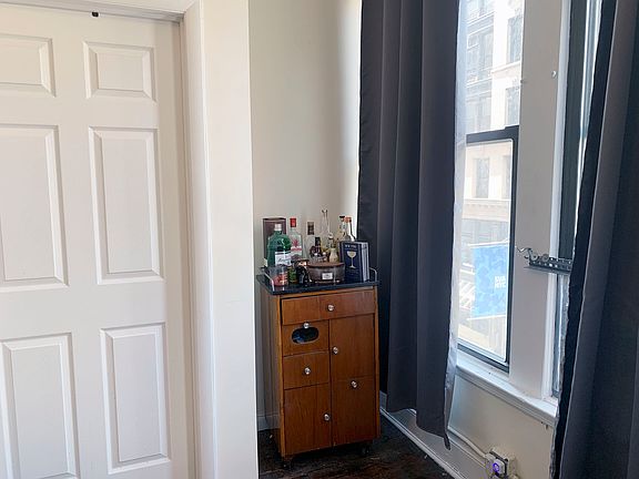 3rd image of 145 W 21st St APT 4