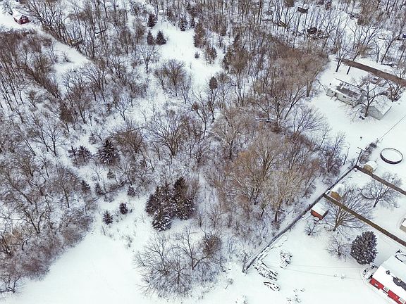 5th image of 233 Parker Ave